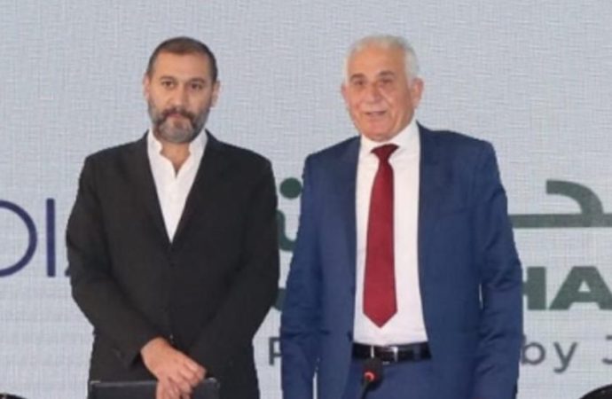 تعزيز الاستدامة: التسويقية للطاقة المتجددة ومحمودية موتورز توقعان اتفاقية تعاون لتطوير محطات شحن كهربائية