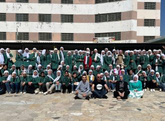 عقد بالشراكة مع مبادرة مدرستي  طالبات مدرسة “خديجة بنت خويلد” يشاركن في يوم تفاعلي مع أورنج الأردن لاستكشاف العالم الرقمي ضمن الأيام الوظيفية