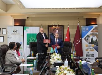 عمان الأهلية تَنضمّ إلى عالم البطاقات الذكية مع بنك القاهرة عمان