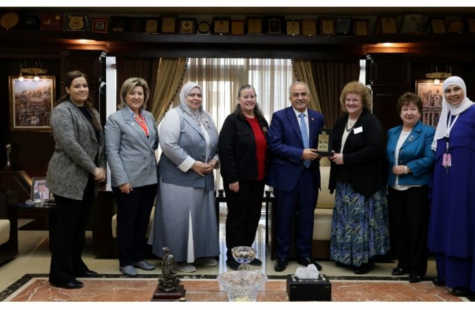 عمان الأهلية تستقبل وفداً من مقَيّمي الاعتماد الدولي ACEN لكلية التمريض