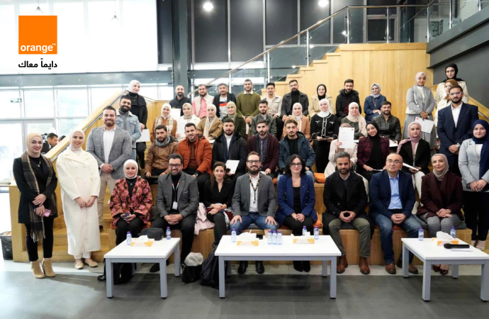 مؤسسة أورنج والمجلس النرويجي للاجئين يحتفيان بخريجي برنامج “نجاحنا” في الحفل الختامي للمشروع