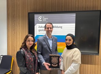 رئيس جامعة عمان الأهلية يلتقي خريجي التمريض الأردنيين المبتعثين ضمن برنامج توظيف بالنمسا … (صور)