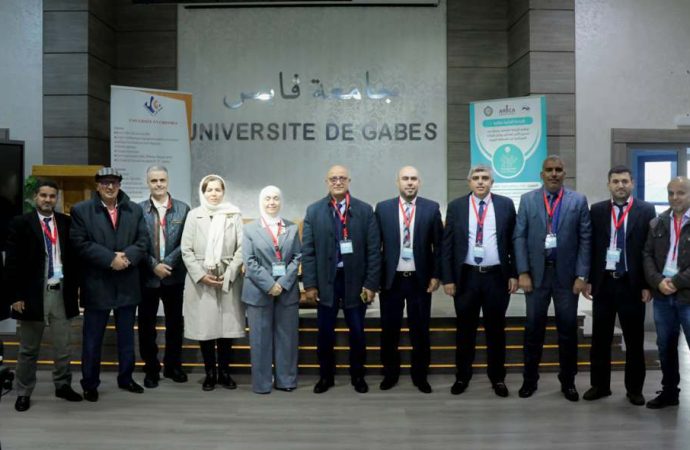 التكنولوجيا الزراعية في عمان الأهلية تشارك في تونس بمؤتمر الزراعة الذكية