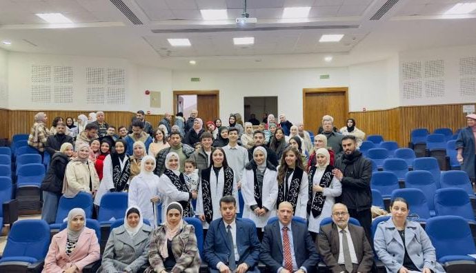 *كلية العلوم الطبية في جامعة فيلادلفيا تحتفل بأداء القسم لطلبتها “المتوقع تخرجهم