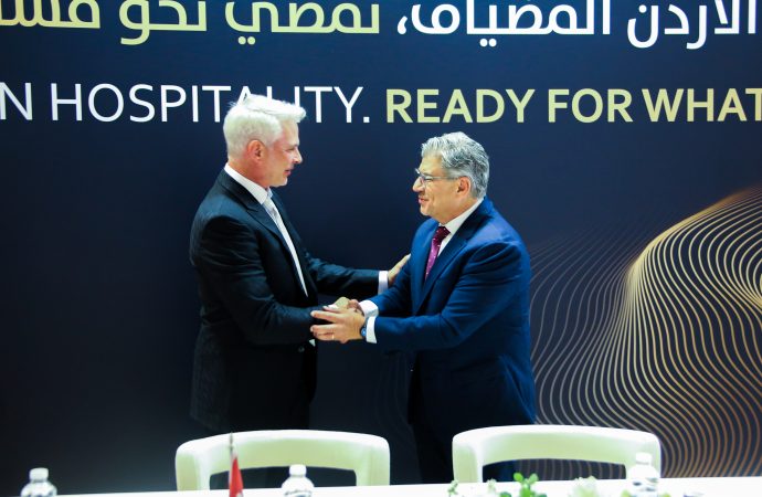 بالتزامن مع إطلاق أعمال تنفيذ البنية التحتية لتطوير المرحلة الثانية والثالثة والرابعة مجمع الملك الحسين للأعمال يوقع اتفاقيتين استثماريتين مع شركتي Reynolds Asset Management وCANVAS لإنشاء فندق من فئة فنادق رجال الأعمال وشقق فندقية