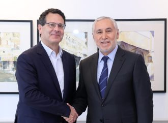 في صفقة تعد الاكبر بالقطاع المصرفي الاردني  مساهمو الاتحاد والاستثماري يوافقون على المباشرة بالإجراءات التنظيمية لصفقة الاندماج بين البنكين