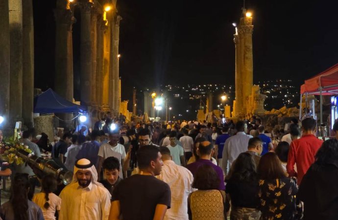 مهرجان جرش حلقة مهمة في الترويج السياحي للاردن .. اعداد كبيرة من المغتربين والسياح العرب والاجانب جدولوا زيارتهم مع برنامج المهرجان