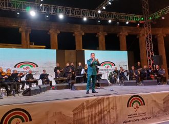 مسرح الساحة الرئيسة يحتفي بموسيقى الشرق والغرب بجرش39