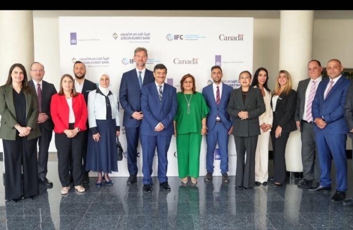 البنك الأردني الكويتي يحتفل بتخصيص كامل عوائد أول سند أخضر  في الأردن  وبإطلاق تقريره الأول للتمويل المستدام
