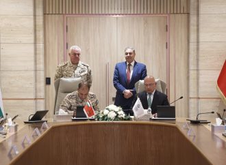 القوات المسلحة الأردنية و”البوتاس العربية” توقّعان اتفاقية جديدة لتوسيع نطاق إزالة الألغام في منطقة الامتياز الجنوبية
