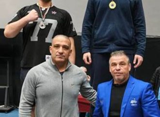 طالب عمان الاهلية أصيل نوفل يفوز بالميدالية الفضية ببطولة المملكة للمصارعة الحرة