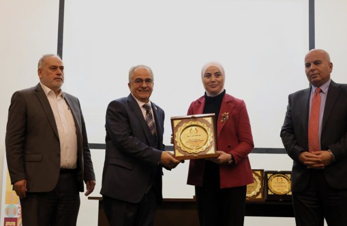 محافظة البلقاء تحتفل باليوم العالمي للتطوع وتُكرّم جامعة عمّان الأهلية