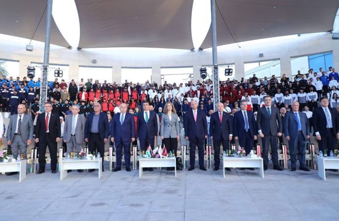 رئيس جامعة فيلادلفيا يشارك في افتتاح بطولة القائد للجامعات الأردنية في العقبة