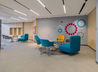 لتعزيز تجربة زبائنها عبر أحدث التقنيات زين تفتتح معرضها الجديد كلياً في إربد