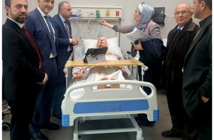 الاجتماع الأول للمجلس الاستشاري لمركز عمان الأهلية للتدريب الصحي 2025 / 2026