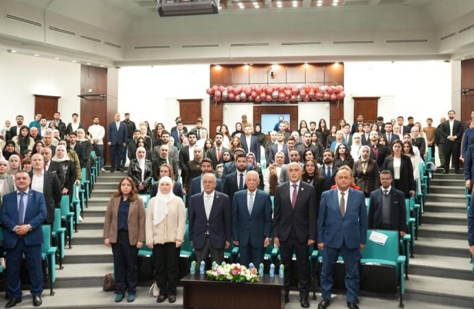 بحضور رئيس الديوان الملكي وبرعاية رئيس الجامعة: طلبة طب الأسنان في عمّان الأهلية يؤدّون قسم المهنة لبدء التدريب السريري