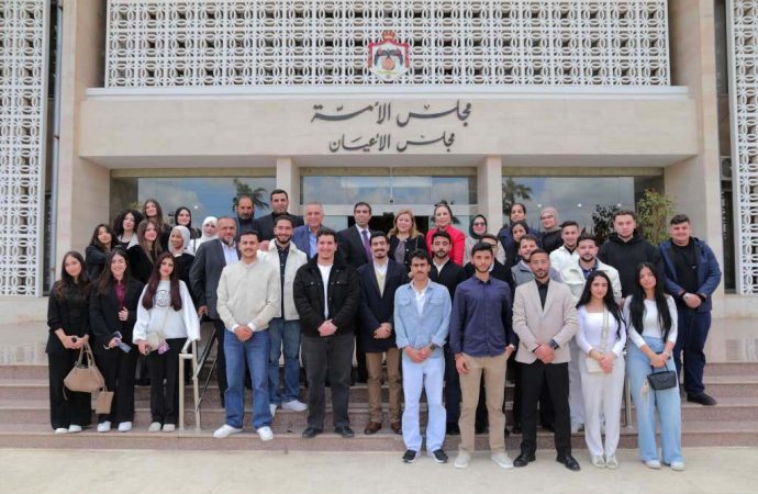 كلية الحقوق في عمان الأهلية تنظم زيارة علمية إلى مجلس النواب الأردني