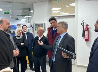 مركز البحوث الدوائية والتشخيصية في عمّان الأهلية يستقبل وفدًا من المركز الأردني للتصميم والتطوير
