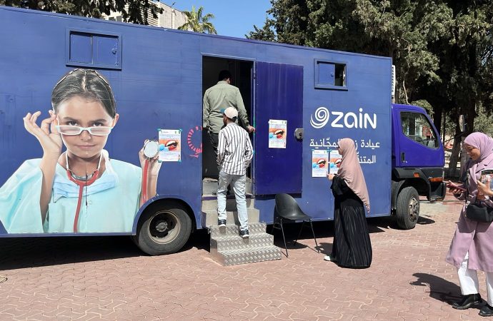 زين والجامعة الأردنية تواصلان تقديم الخدمات الصحية للطلبة عبر عيادة زين المجانية المتنقلة