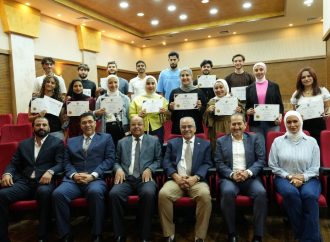 مستشار جامعة عمان الأهلية يرعى حفل توزيع شهادات الدورات التدريبية على طلبة كلية العلوم التربوية