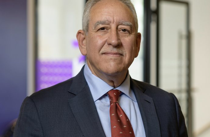 الملكية الأردنية تسجل إنجازاً عالمياً جديداً بفوز سامر المجالي بجائزة التميز القيادي من ATW سامر المجالي: الجائزة تتويج لجهود أسرة الملكية الأردنية